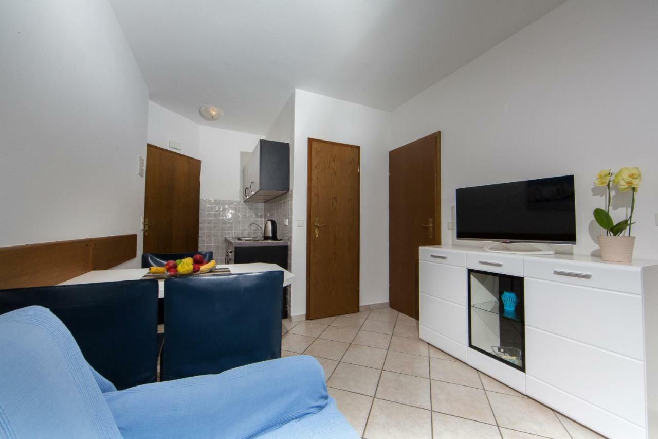 Apartments Sanmichel Pula Exterior photo