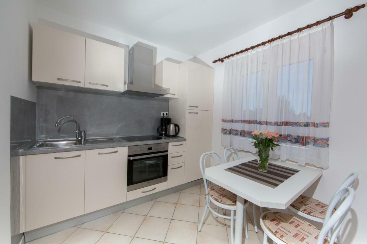 Apartments Sanmichel Pula Exterior photo